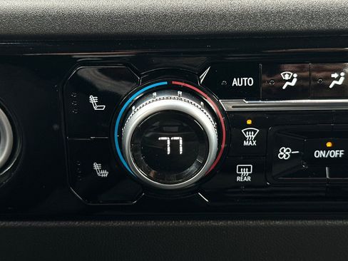 Used 2022 GMC Sierra 1500 Elevation image 27