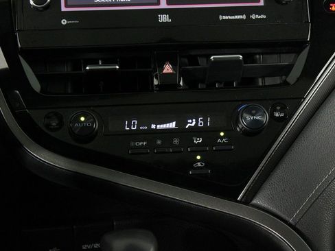 Used 2021 Toyota Camry XSE image 18