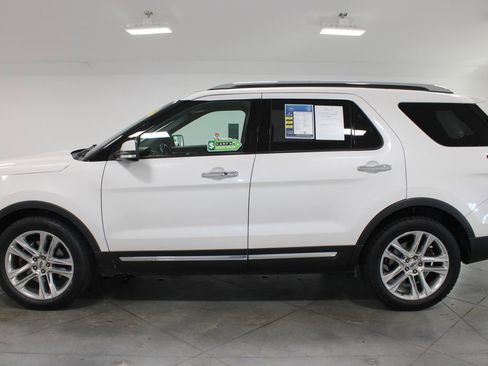 Used 2017 Ford Explorer Limited image 6