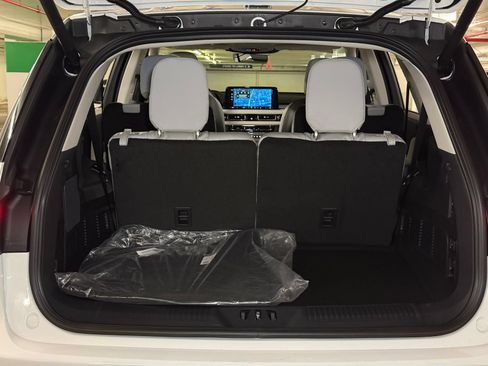 New 2026 Lincoln Aviator AWD image 18