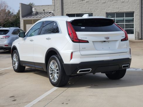 Used 2024 Cadillac XT4 Premium Luxury image 4