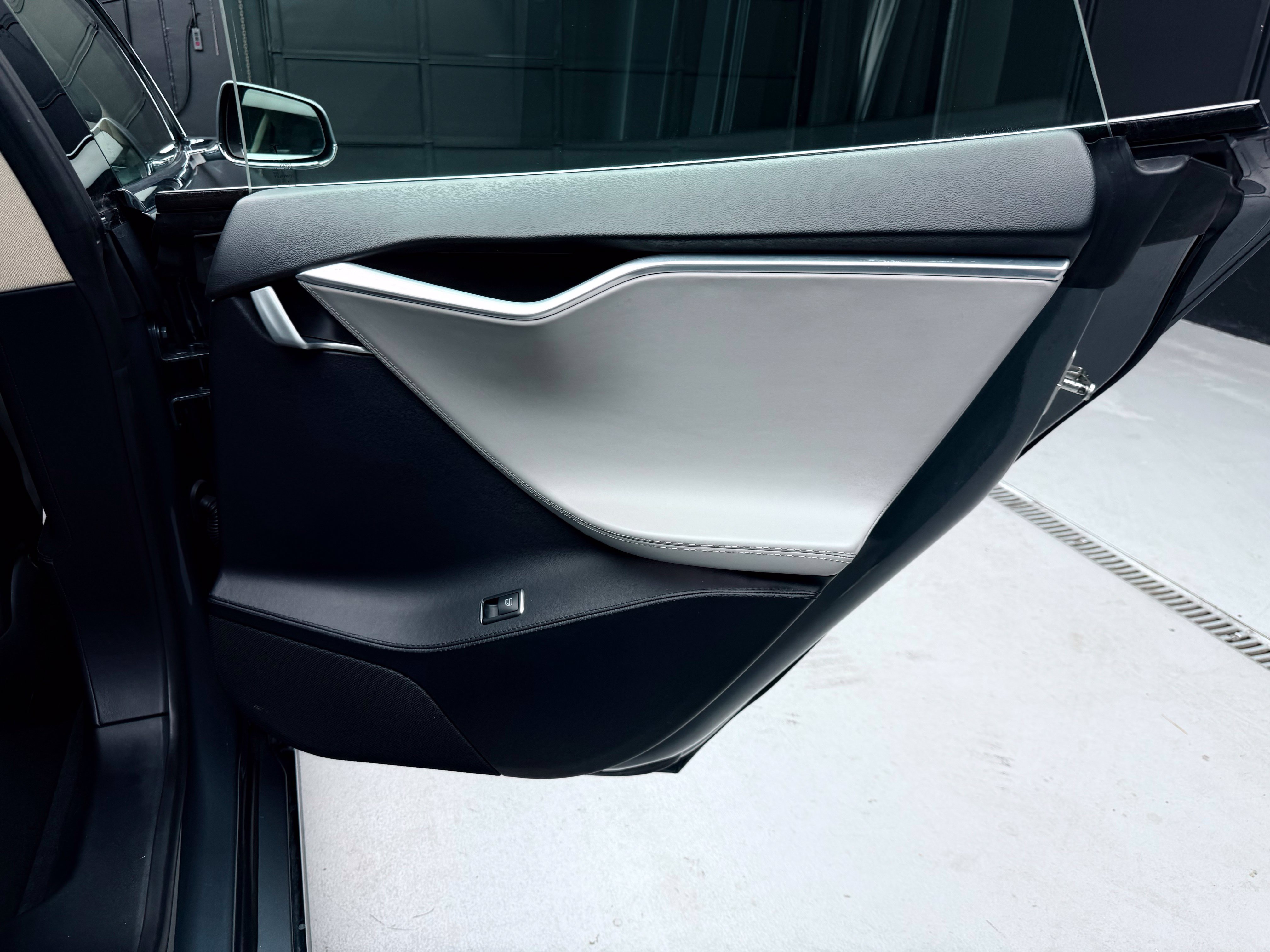 Used 2013 Tesla Model S RWD image 34