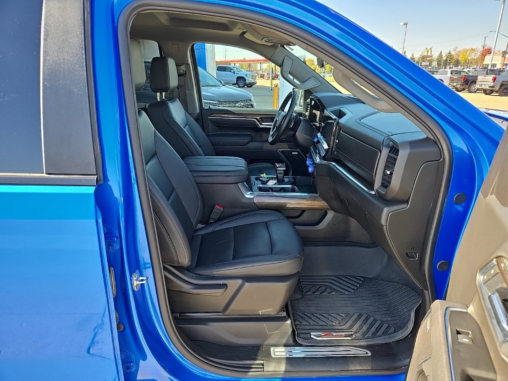 Used 2025 Chevrolet Silverado 1500 RST AWD/4WD image 10