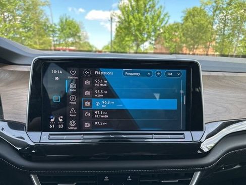 Used 2025 Volkswagen Atlas SE AWD/4WD image 11