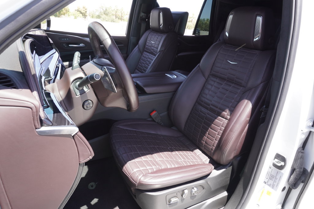 Certified 2023 Cadillac Escalade V w/ Heavy-Duty Trailer Package AWD/4WD image 20