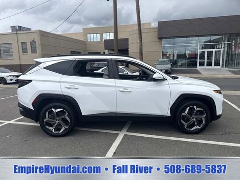 Used 2024 Hyundai Tucson SEL w/ Convenience Package AWD/4WD image 3