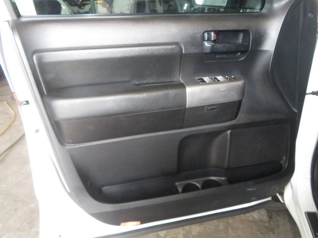 Used 2019 Toyota Sequoia TRD Sport AWD/4WD image 14