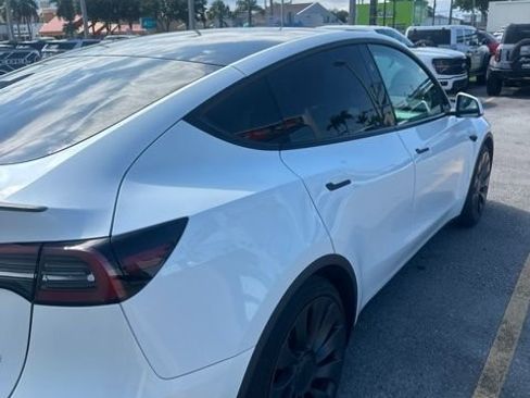 Used 2024 Tesla Model Y Performance AWD/4WD image 12