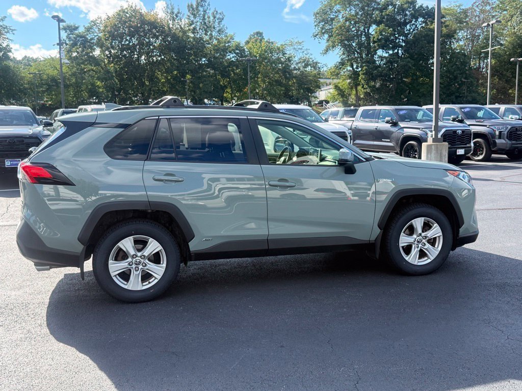 Used 2021 Toyota RAV4 XLE w/ Convenience Package AWD/4WD image 10