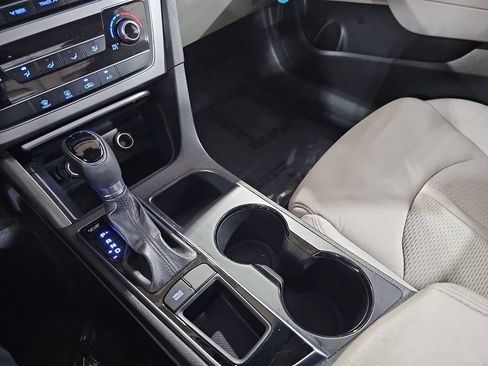 Used 2016 Hyundai Sonata SE image 26