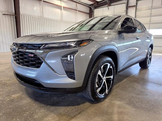 Used 2025 Chevrolet Trax RS w/ Driver Confidence Package FWD image 2