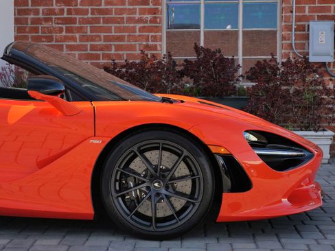 Used 2024 McLaren 750S Spider image 7