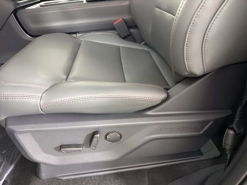 New 2025 Ford Expedition Active image 15