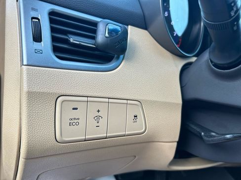 Used 2013 Hyundai Elantra GLS w/ Preferred Pkg FWD image 21
