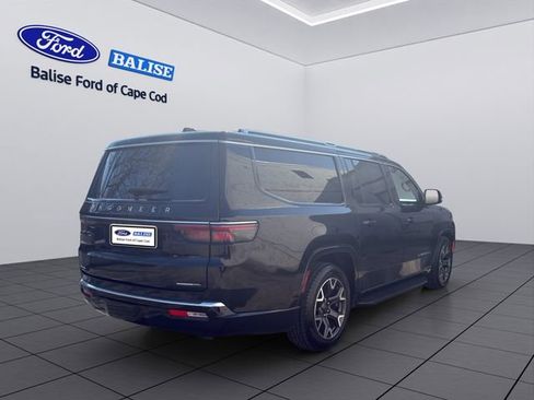 Used 2023 Jeep Wagoneer L Series III w/ Preferred Equipment Group image 6