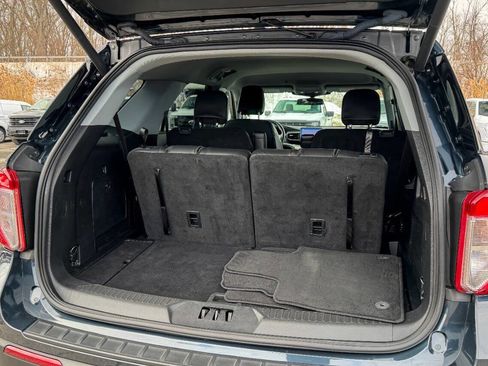 Used 2022 Ford Explorer XLT w/ Equipment Group 202A image 18
