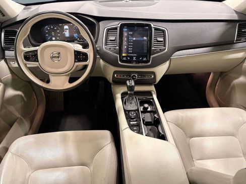 Used 2020 Volvo XC90 T5 Momentum image 25