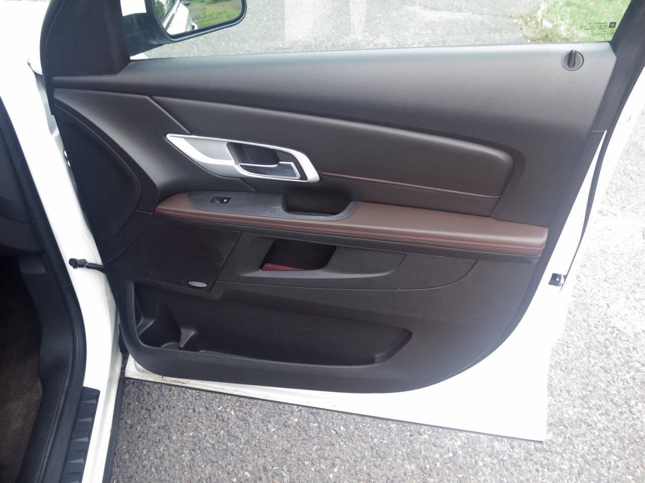 Used 2011 GMC Terrain SLT w/ Cargo Package FWD image 23