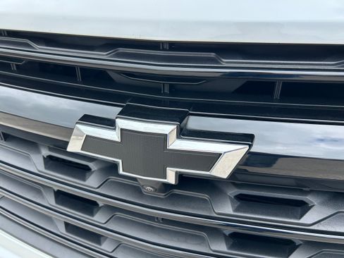 Used 2024 Chevrolet Traverse LT w/ Enhanced Driving Package FWD image 3