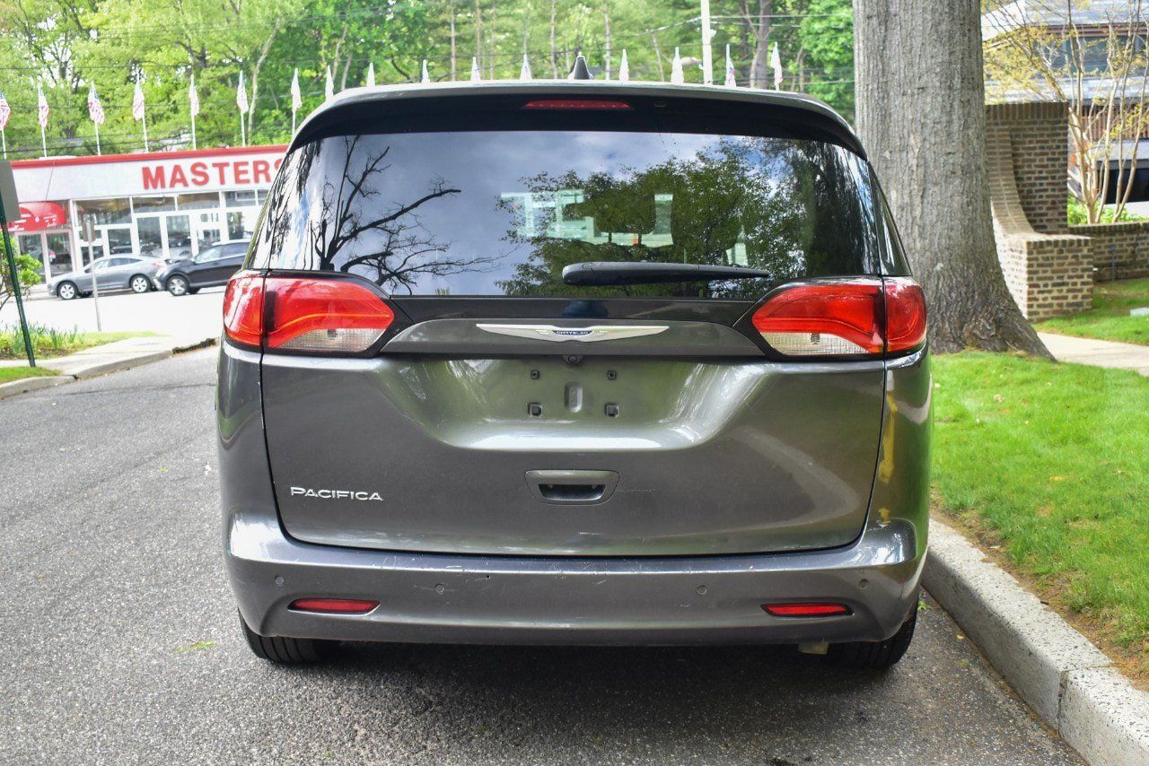 Used 2019 Chrysler Pacifica L FWD image 7