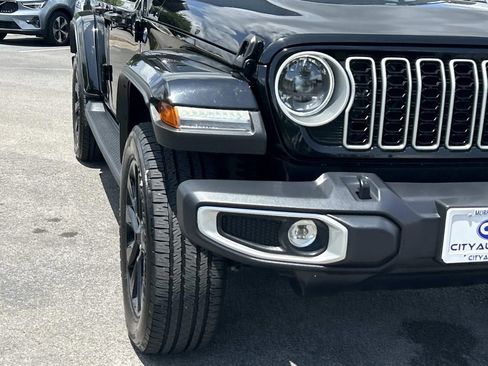Used 2025 Jeep Wrangler Unlimited Sahara AWD/4WD image 11