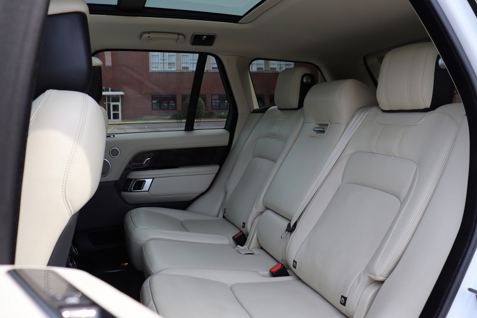 Used 2021 Land Rover Range Rover HSE AWD/4WD image 16