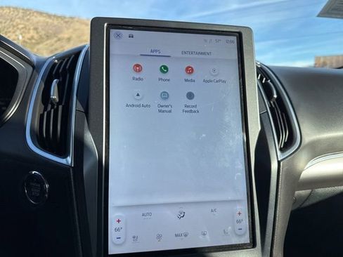 Used 2022 Ford Edge Titanium image 22