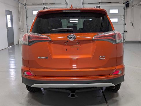 Used 2016 Toyota RAV4 XLE image 9