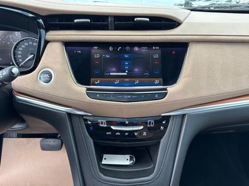 Used 2017 Cadillac XT5 Platinum AWD/4WD image 14