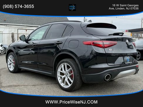 Used 2018 Alfa Romeo Stelvio Ti Sport image 4