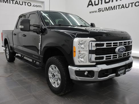 Used 2023 Ford F250 XLT w/ FX4 Off-Road Package image 2