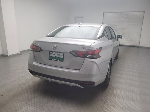 Used 2021 Nissan Versa SV FWD image 7