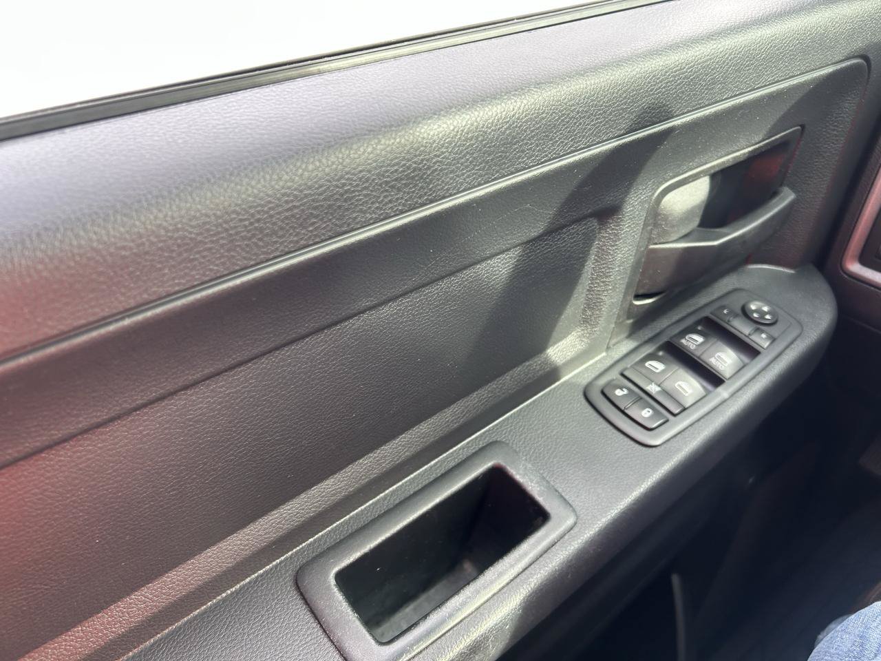 Used 2016 RAM 1500 ST w/ SXT Appearance Group AWD/4WD image 25