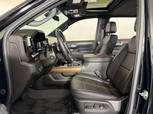 Certified 2025 Chevrolet Silverado 1500 High Country w/ Midnight Edition AWD/4WD image 35
