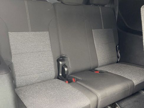 Used 2025 GMC Acadia Elevation image 17