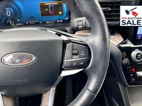 Used 2023 Ford Explorer Platinum w/ Technology Package AWD/4WD image 19