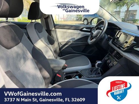 Certified 2024 Volkswagen Taos S FWD image 9