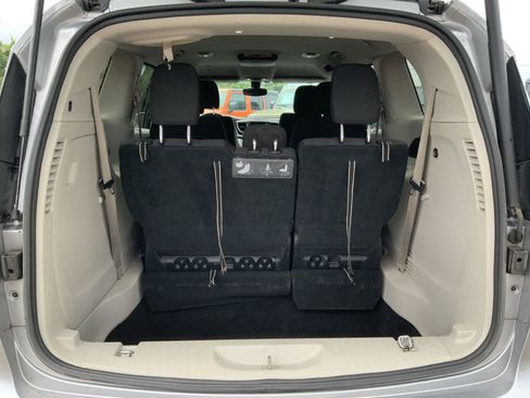 Used 2018 Chrysler Pacifica Touring Plus FWD image 13
