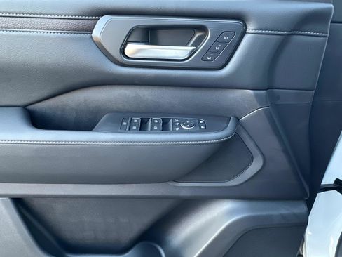 New 2026 Nissan Armada SL w/ Captain's Chari Seat Package image 20