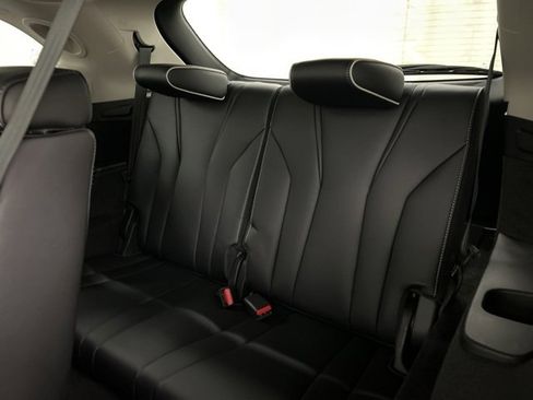 Used 2024 Acura MDX SH-AWD w/ Advance Package image 25