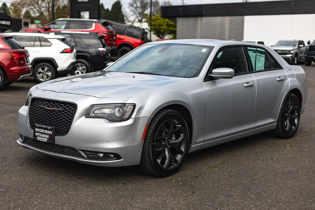 Used 2023 Chrysler 300 S RWD image 6