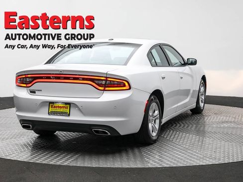 Used 2022 Dodge Charger SXT w/ Leather Interior Group image 5