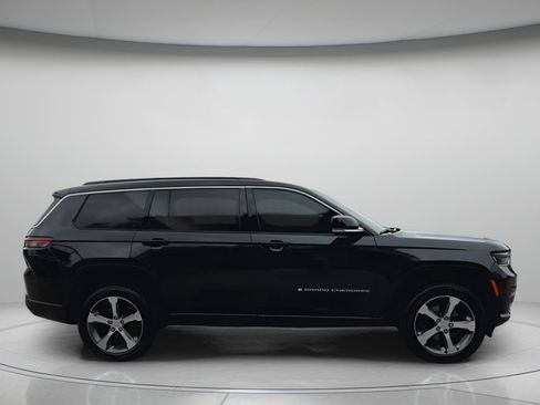 Used 2024 Jeep Grand Cherokee L Limited image 32