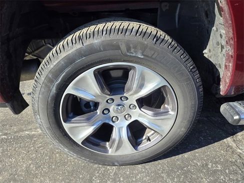 Used 2019 RAM 1500 Laramie image 46