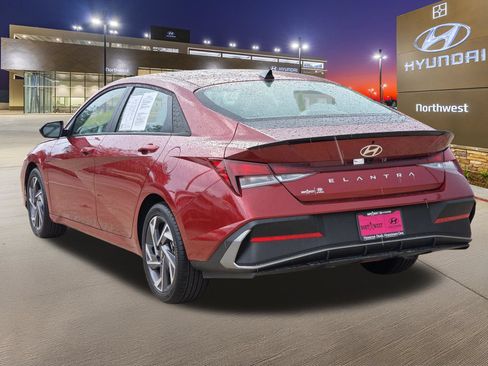 Used 2025 Hyundai Elantra Sport FWD image 9