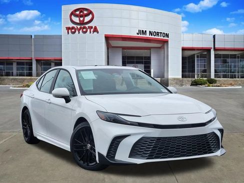 Used 2025 Toyota Camry SE w/ Multimedia Upgrade Package image 1