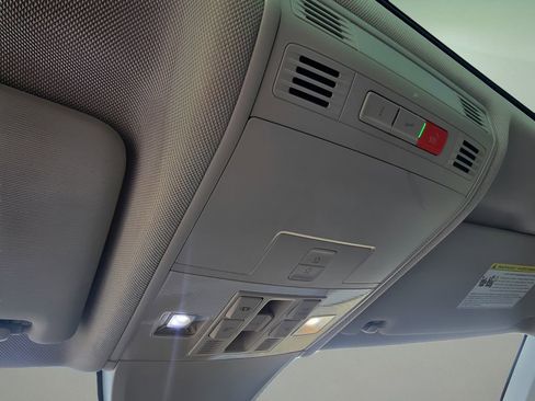 Used 2020 Volkswagen Tiguan SEL image 24