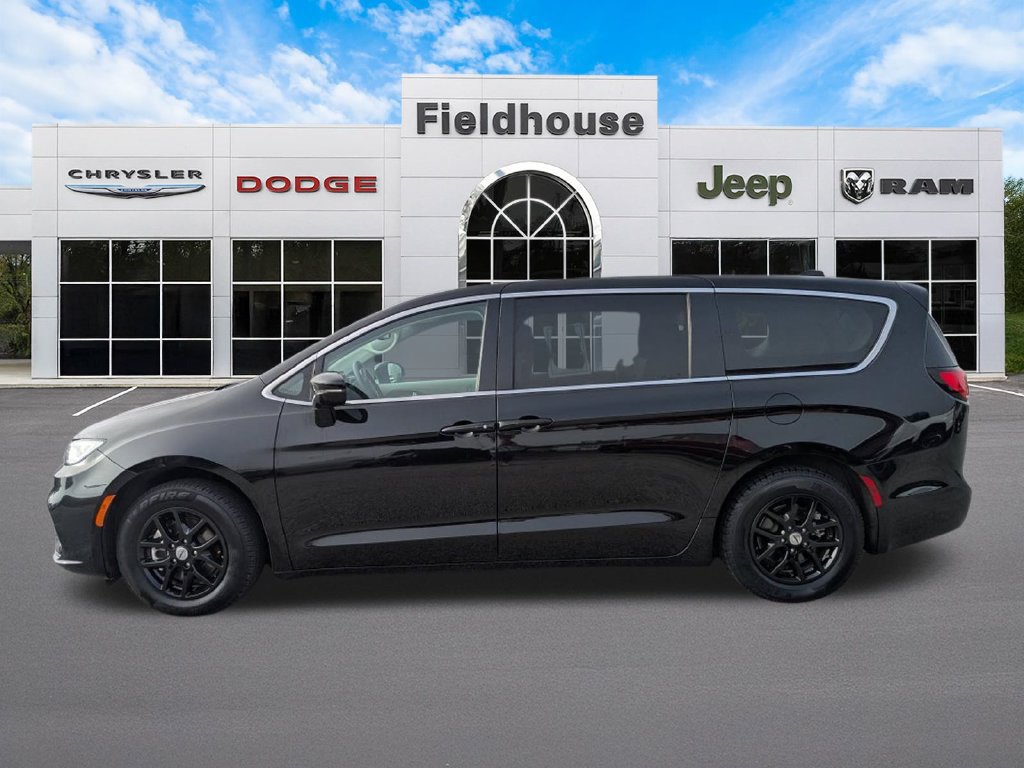 Used 2024 Chrysler Pacifica Touring-L FWD image 7