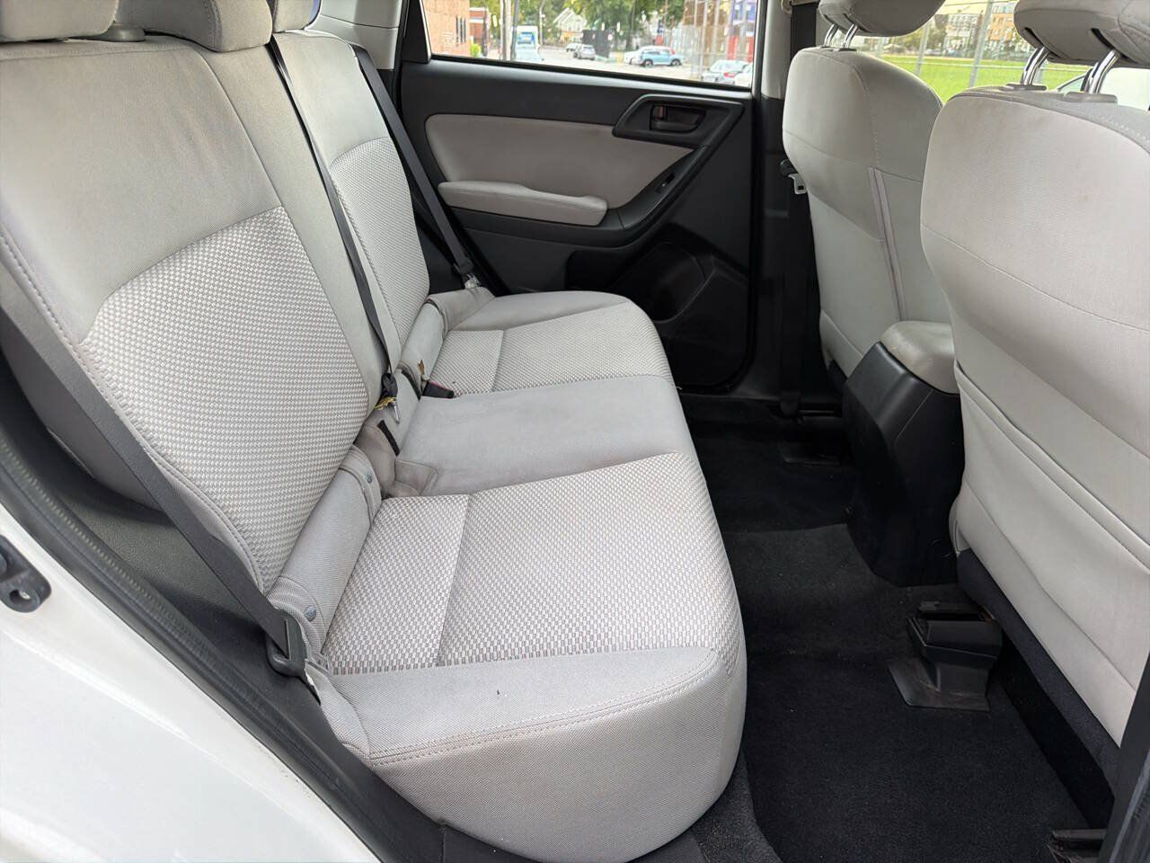 Used 2014 Subaru Forester 2.5i AWD/4WD image 18