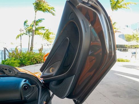 Used 2018 McLaren 570S Spider image 75